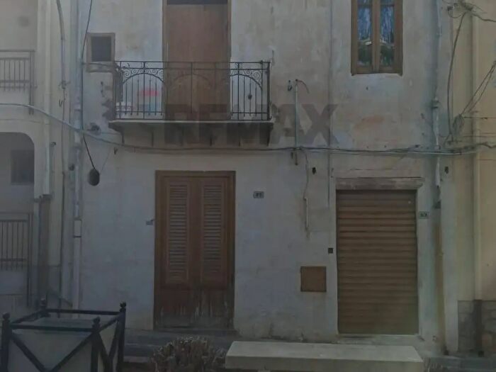 Casa con 5 locali in vendita in Casteldaccia