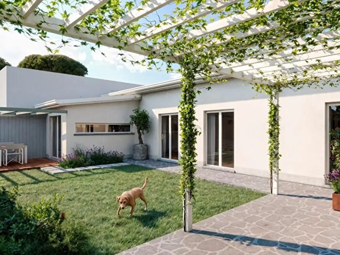 Casa quadrilocale in vendita in Montignoso