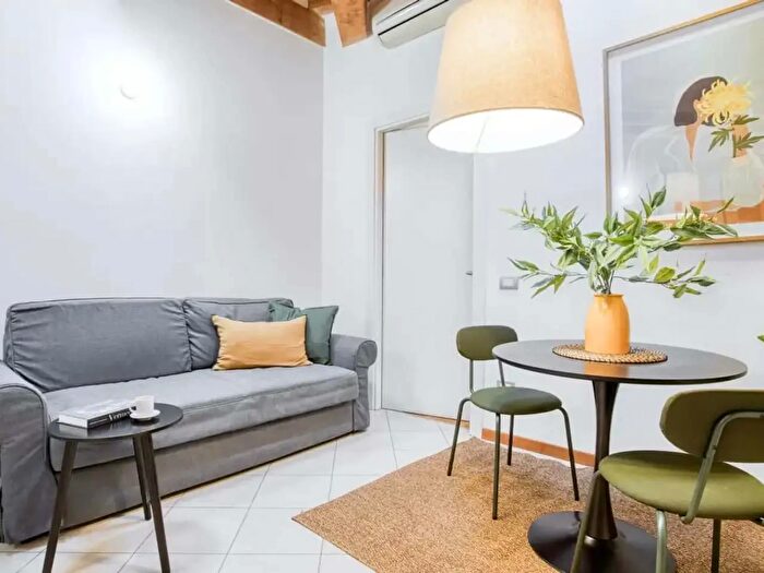 Appartamento monolocale in affitto in Via Michelangelo Buonarroti, Milano