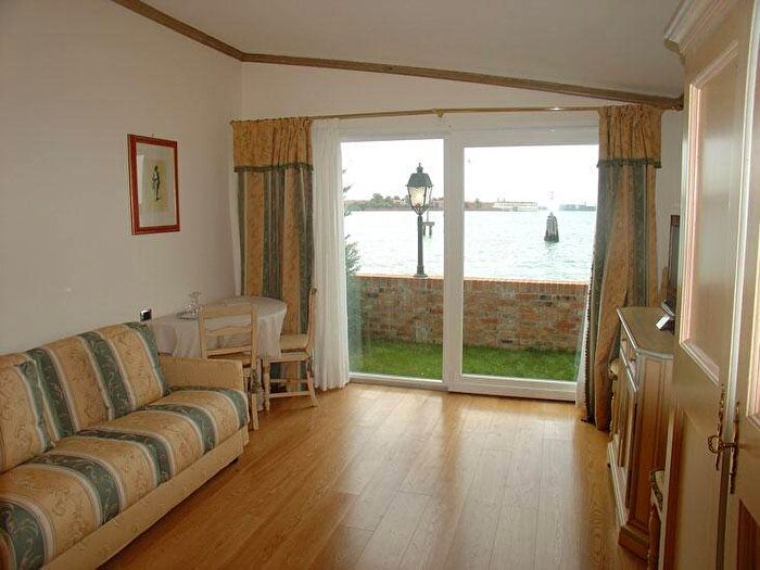 Casa bilocale in affitto in Via Sandro Gallo, Lido di Venezia, Venezia