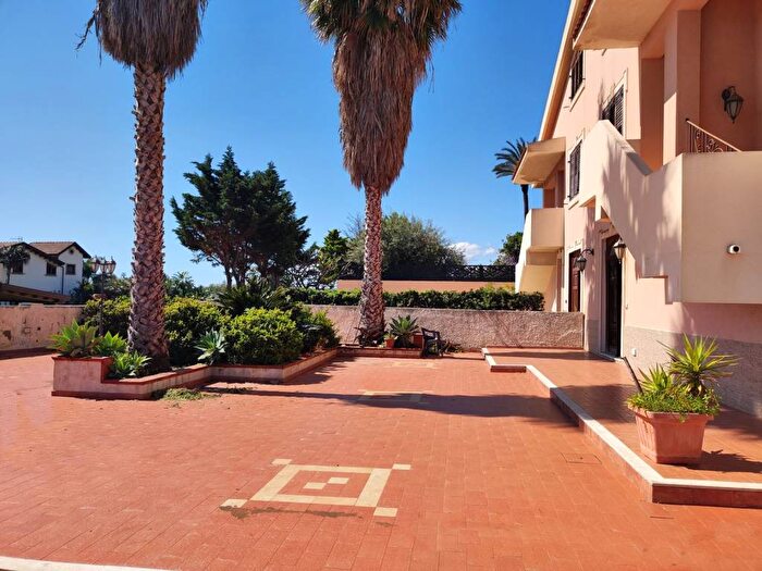 Appartamento trilocale in affitto in Via Consolare Pompea, Torre Faro, Messina