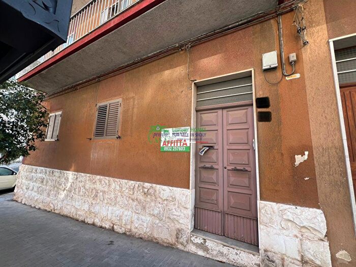 Appartamento trilocale in affitto in Via Archimede, Ragusa