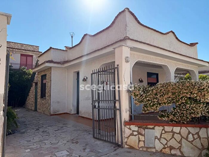 Casa trilocale in vendita in Via Cicogne, Carini
