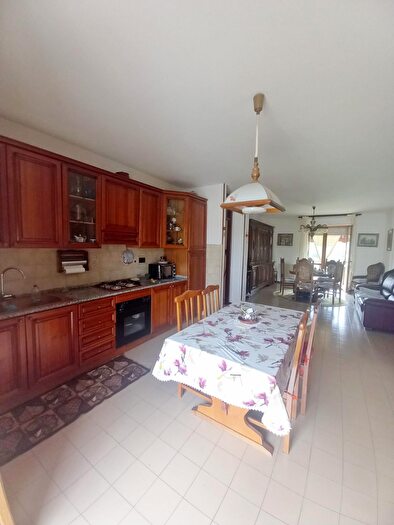 Appartamento con 5 locali in vendita in a XXV Aprile, Castelfiorentino