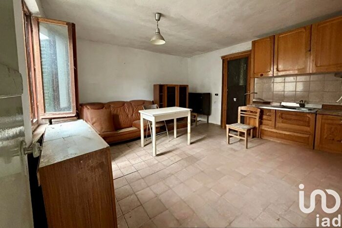 Casa con 5 locali in vendita in Via Fratelli Rosselli, Santa Maria Nuova