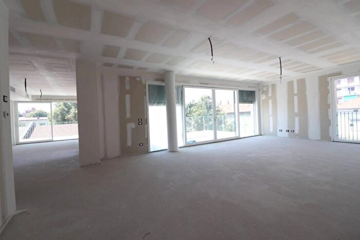 Appartamento con 5 locali in vendita in Corso Settembre Busto Arsizio, Busto Arsizio