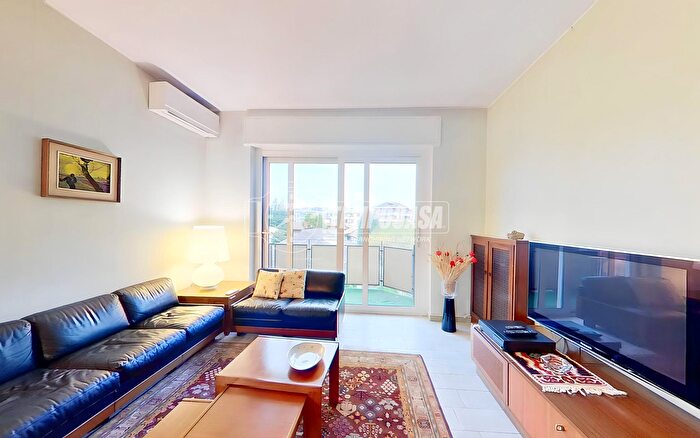 Appartamento quadrilocale in vendita in Via Toniolo, Seregno