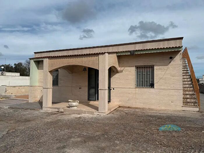 Casa quadrilocale in vendita in Contrada Pezzente Allegro, Ceglie Messapica