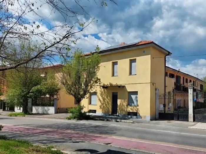 Casa quadrilocale in vendita in Via Don Luigi Repetti, Rescaldina