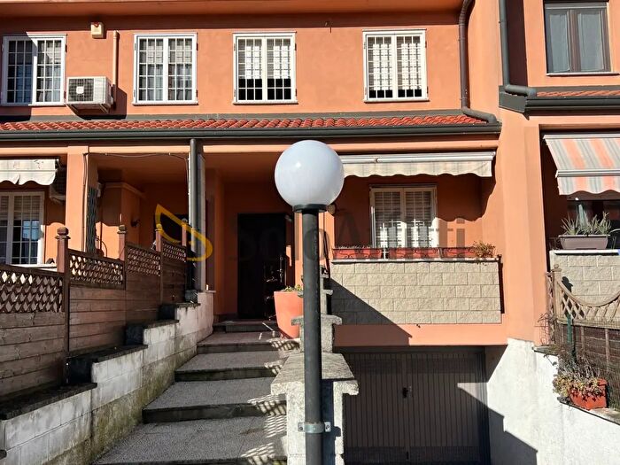 Appartamento con 6 locali in affitto in Melzo