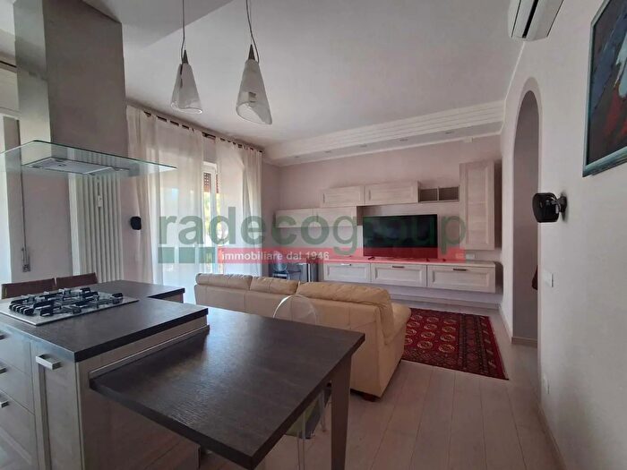 Appartamento quadrilocale in vendita in Via Umberto Lusena, Livorno