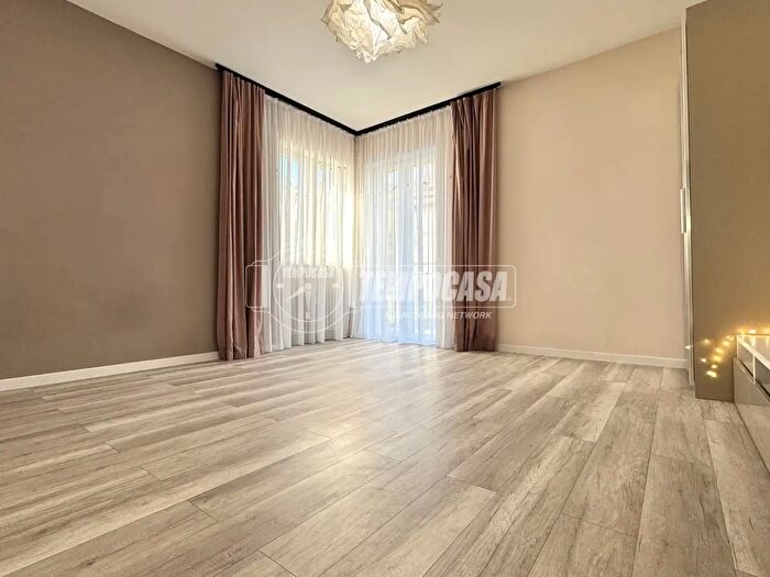 Appartamento trilocale in vendita in Via Giuseppe Garibaldi, Pralungo