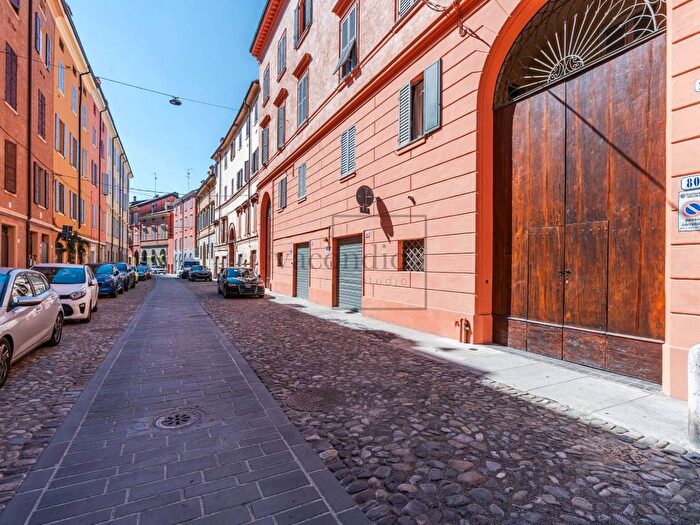 Appartamento trilocale in affitto in Rua Muro, Centro Storico, Modena