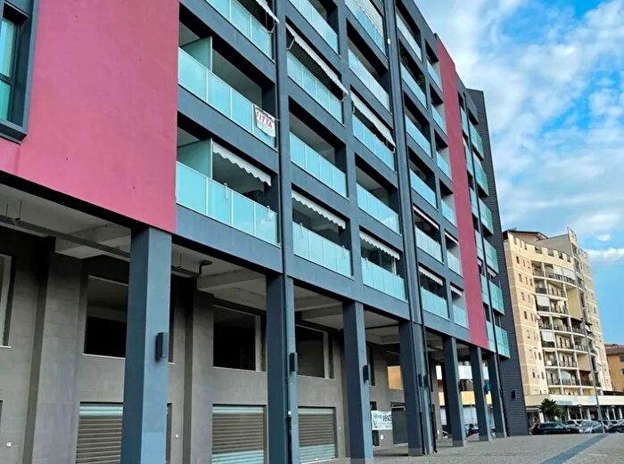Appartamento quadrilocale in vendita in Via Antonio Scopelliti Quartiere Tribunale Cosenza Calabria Italia, Cosenza