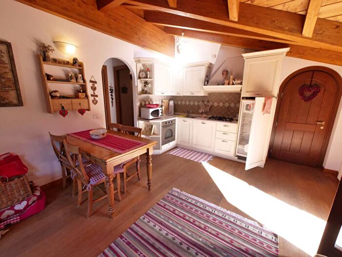 Casa trilocale in affitto in Via Europa, Aprica