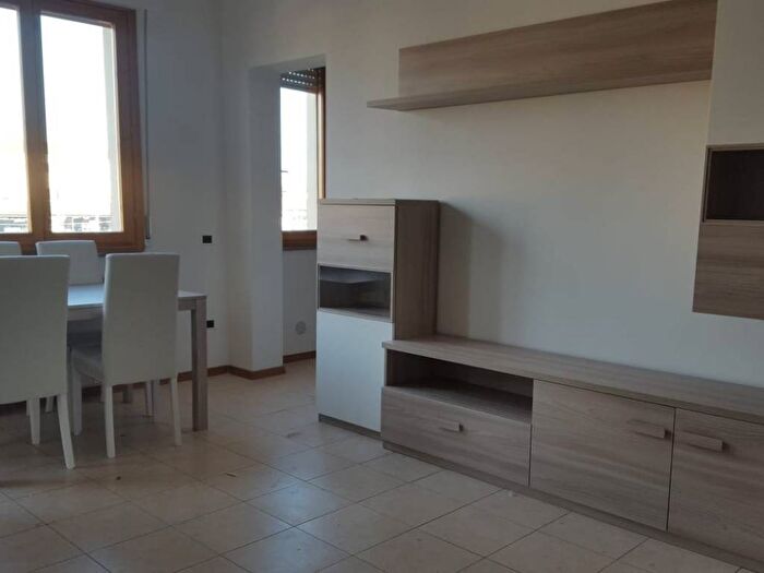 Appartamento trilocale in affitto in via dei cappuccini, Carraia Torricelli, Empoli