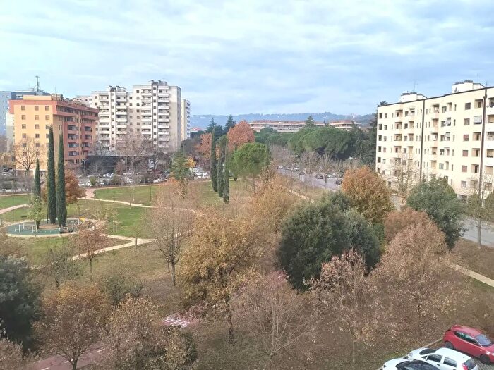 Appartamento con 5 locali in vendita in Perugia