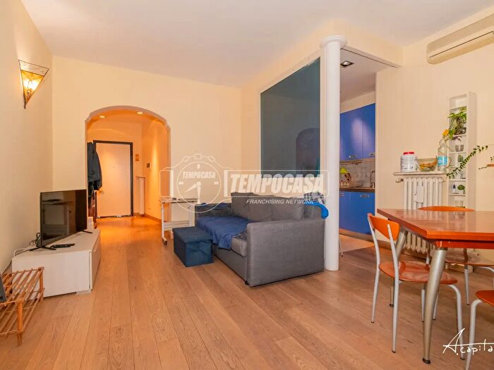 Appartamento trilocale in vendita in Via Puccini, Modena