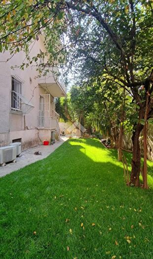 Appartamento con 5 locali in vendita in Piazza Monte Gennaro, Roma