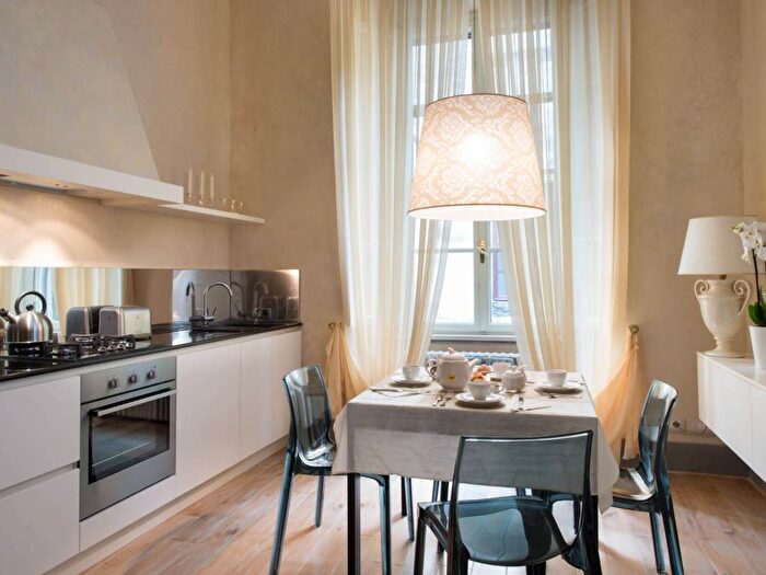 Appartamento quadrilocale in affitto in Lungarno Mediceo, San Francesco, Pisa