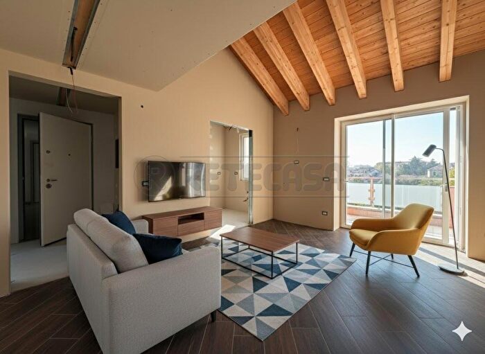 Appartamento trilocale in vendita in Via Cadorna, Crema