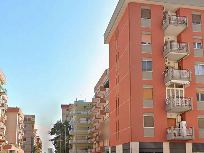 Appartamento trilocale in affitto in Via Mauro Amoruso, Poggiofranco, Bari
