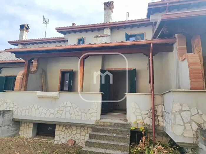 Casa trilocale in vendita in Via Pescopennataro, Roma