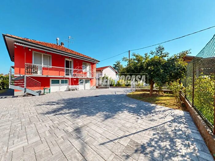 Casa con 5 locali in vendita in Strada Falchetto, Bra