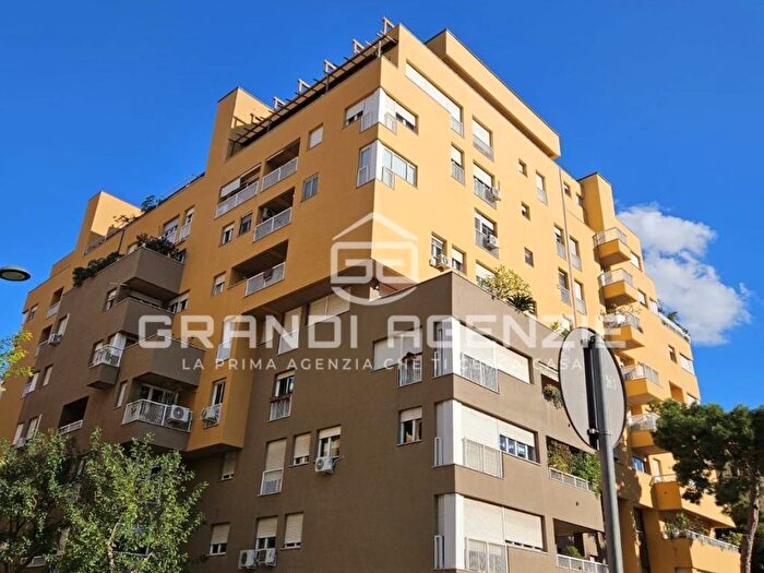 Appartamento trilocale in affitto in Piazza Unità dItalia, Libertà Villabianca, Palermo