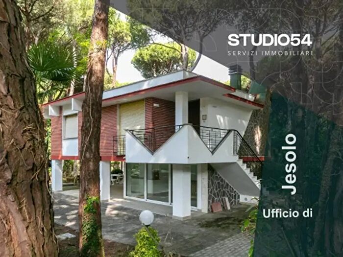 Appartamento trilocale in vendita in Viale Belgio, Jesolo