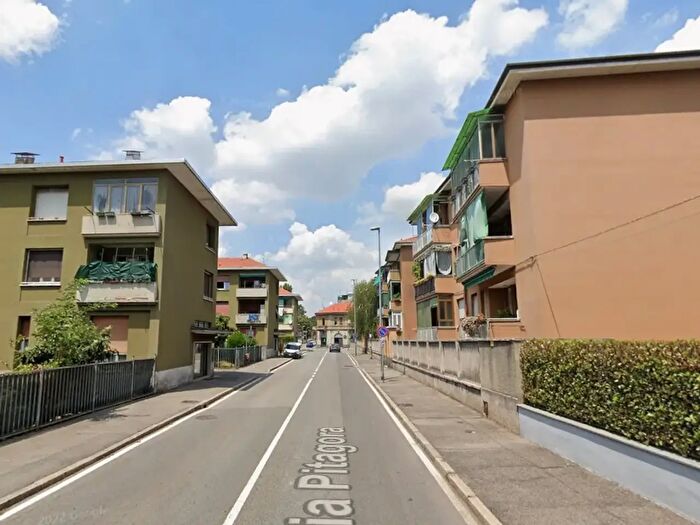 Appartamento trilocale in affitto in Via Pitagora, Monza