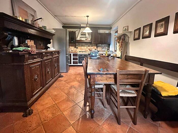 Casa con 6 locali in affitto in Centro, Aulla