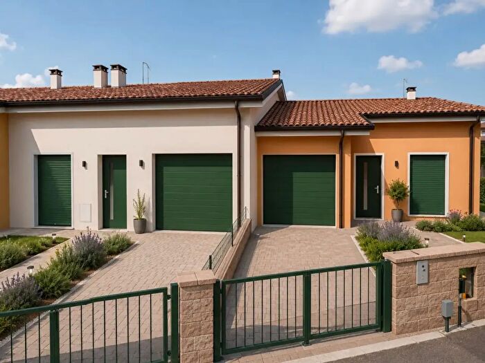 Casa con 5 locali in vendita in Canda