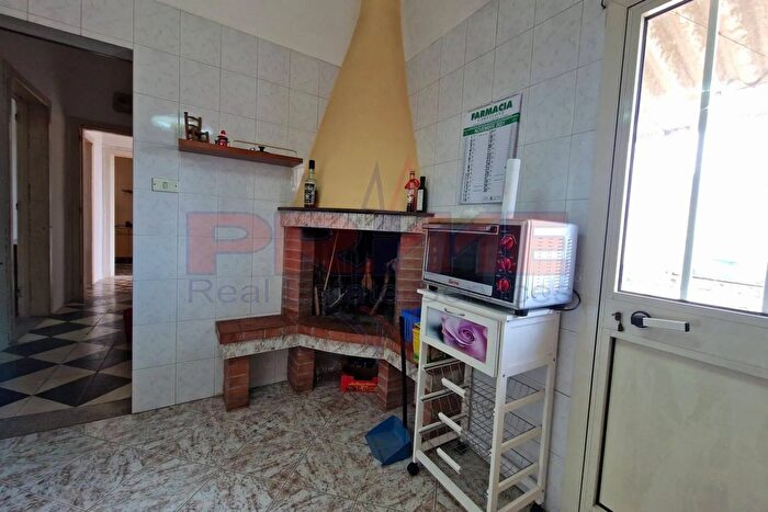 Casa con 5 locali in vendita in Via Aragona Tuglie, Tuglie