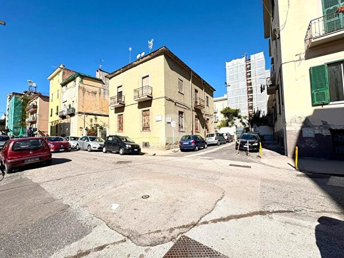 Appartamento trilocale in vendita in Via Ospizio Pasqualino Cafaro, Napoli