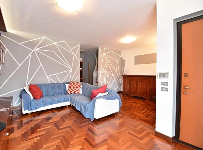 Casa con 6 locali in vendita in Via Adige, Segrate