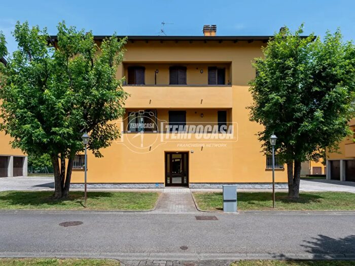 Appartamento quadrilocale in vendita in Via Martiri della Bettola, Reggio Emilia