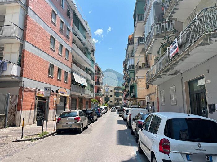Appartamento trilocale in vendita in Via Gabriele dAnnunzio, Castellammare Di Stabia