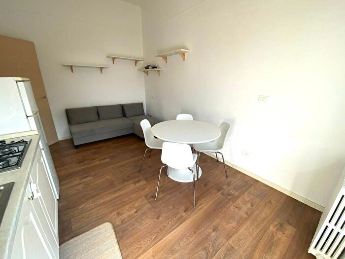 Appartamento bilocale in affitto in Alzaia Naviglio Pavese, Navigli Darsena, Milano