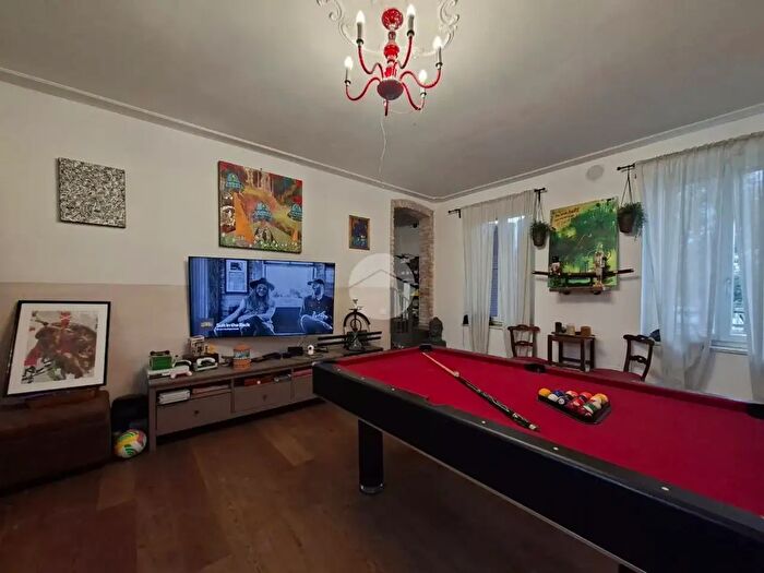 Casa con 5 locali in vendita in Str Biola, Bra