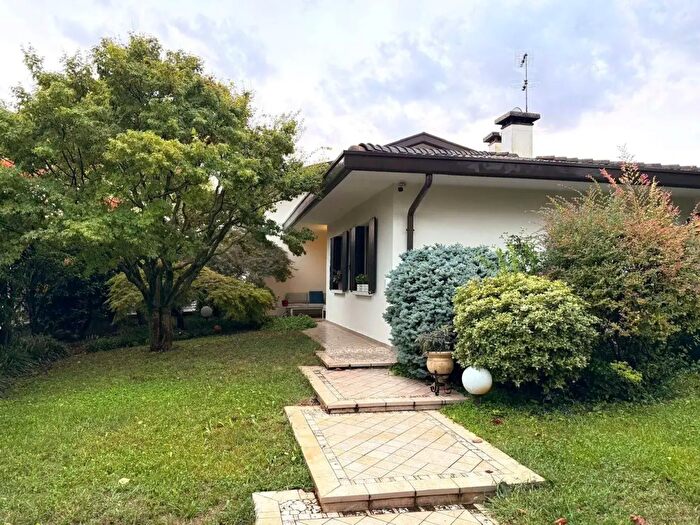 Casa con 6 locali in vendita in Martellago