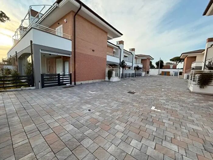 Appartamento trilocale in vendita in Viale del Sole, Anzio