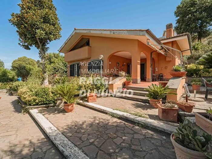 Casa con 12 locali in vendita in Fontanile del Piscaro, Frascati