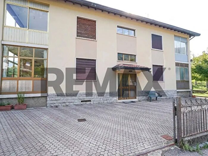 Appartamento trilocale in vendita in Kennedy, Sant'Omobono Terme