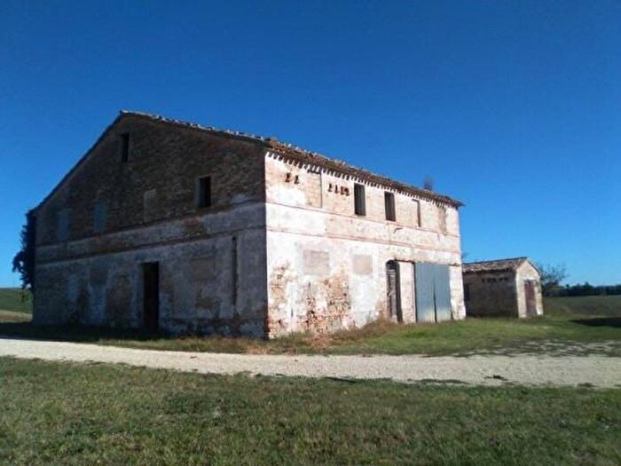 Casa con 6 locali in vendita in Fonatana, Filottrano
