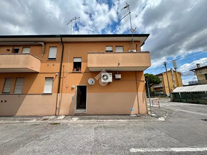 Appartamento trilocale in vendita in Vicolo Adamello, Rovigo