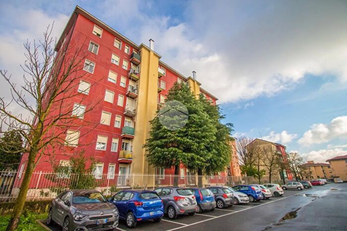 Appartamento bilocale in vendita in Via Volta, Garbagnate Milanese