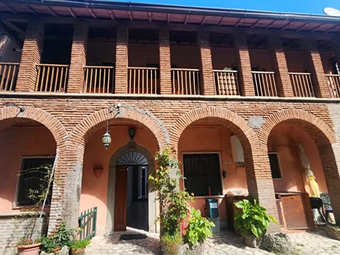 Appartamento quadrilocale in vendita in Via Campi dAnnibale, Rocca Di Papa