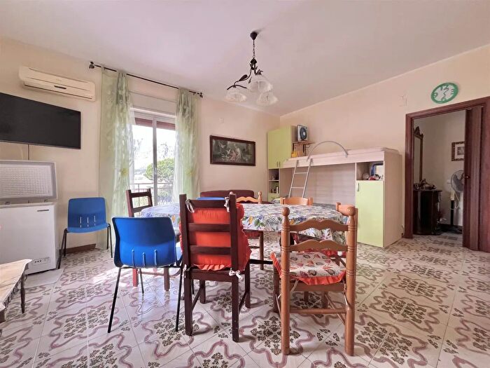 Appartamento trilocale in vendita in Via Pecoraino, Palermo