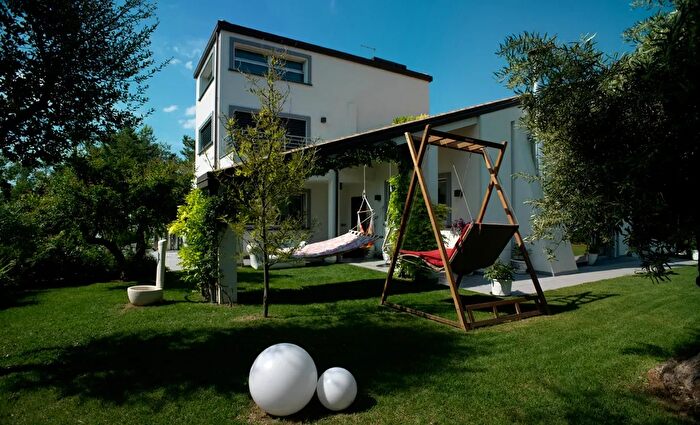 Casa con 5 locali in vendita in Misano Adriatico